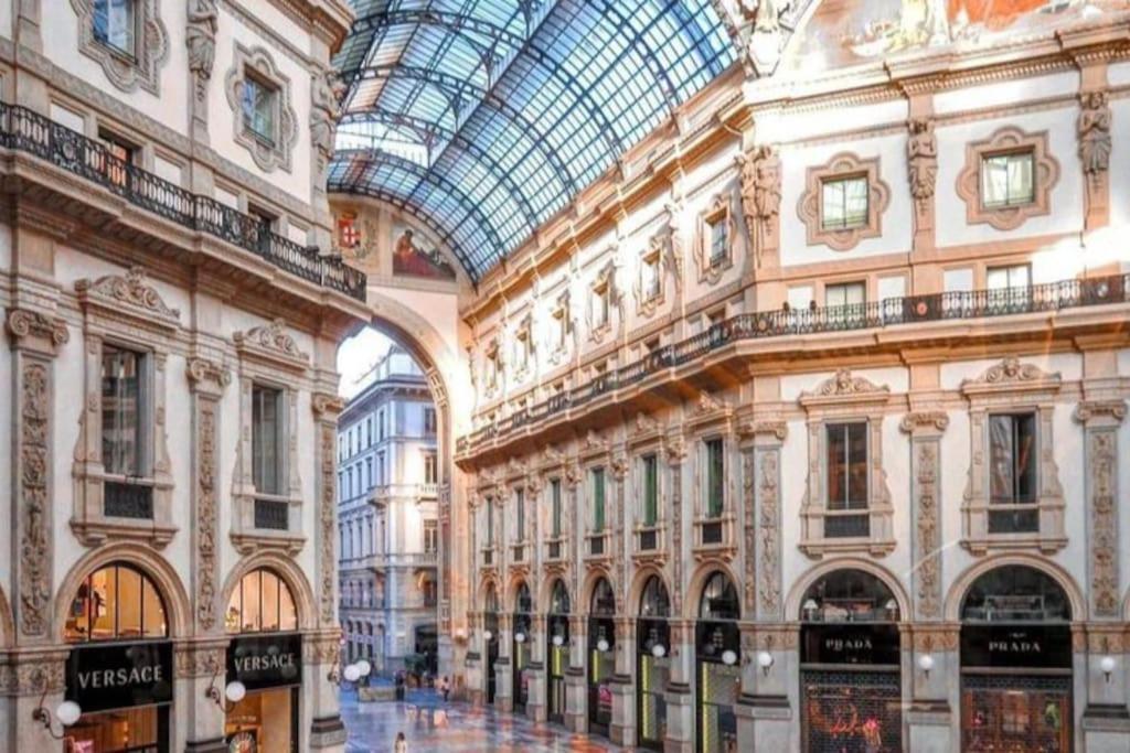 Ad Un Passo Dal Duomo Elegante Appartamento Wifi ミラノ エクステリア 写真