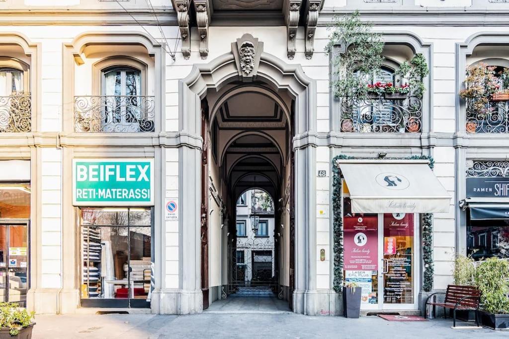 Ad Un Passo Dal Duomo Elegante Appartamento Wifi ミラノ エクステリア 写真